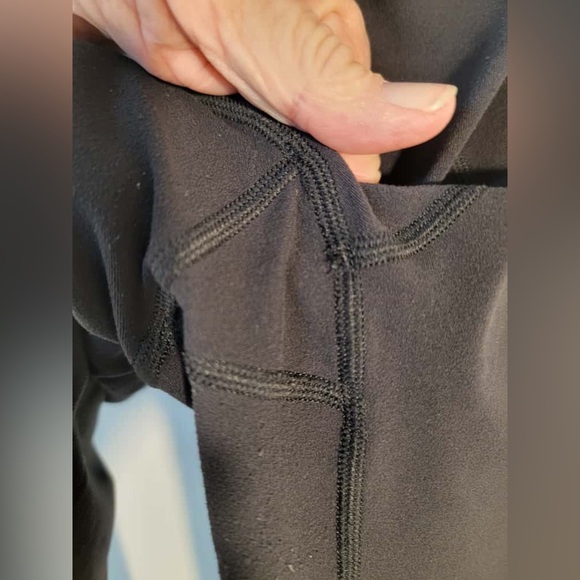 Lululemon✨Principal Dancer Golden Lining Tight *28"✨Black✨RARE LIKE NEW✨sz 6 - Picture 12 of 16